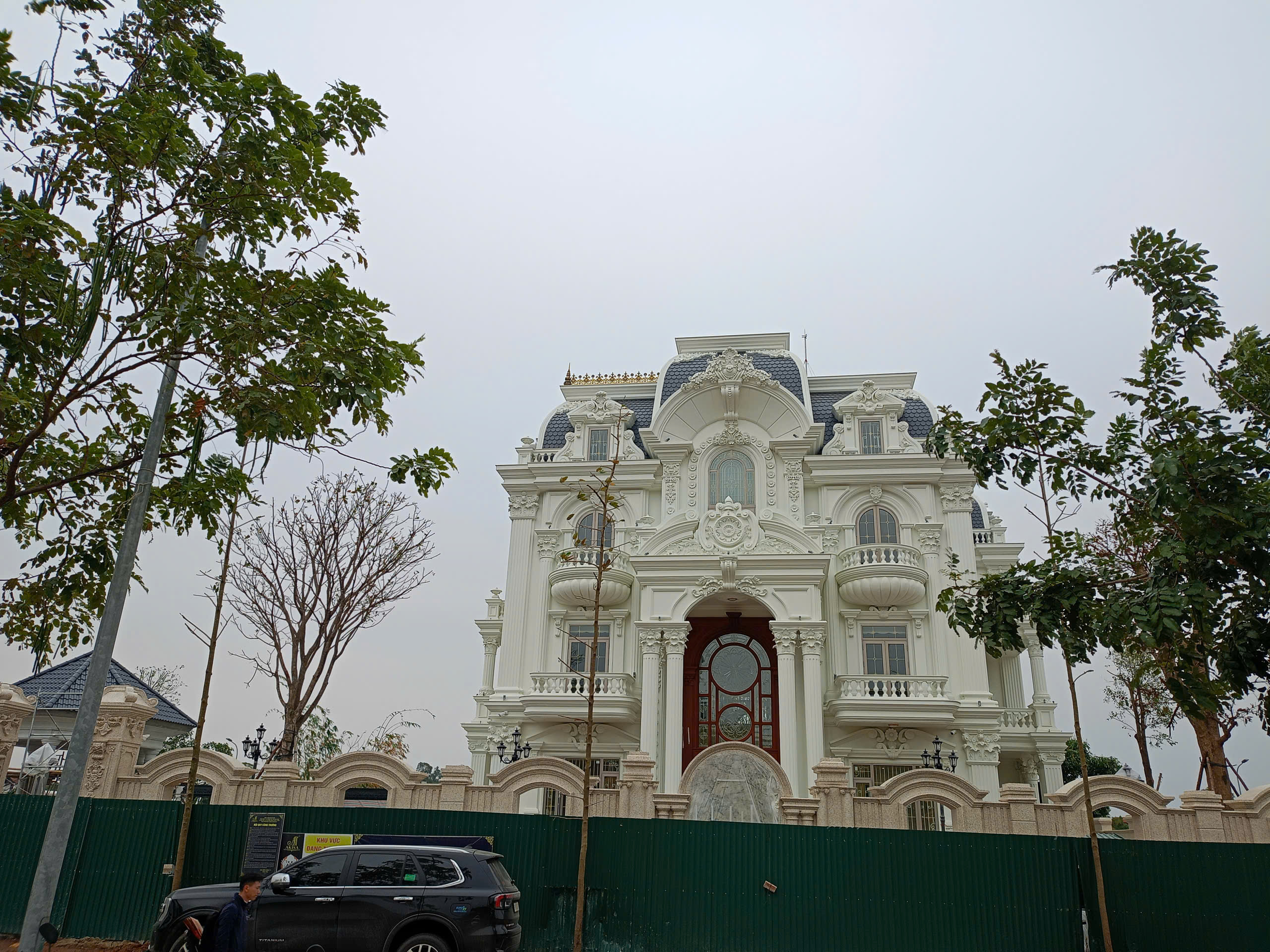 Lâu đài tân cổ điển kiến trúc Pháp